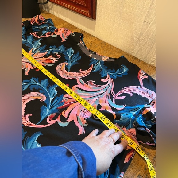 Mark. – Floral Ruffle Sleeve Top – Size 3X - Picture 3 of 8